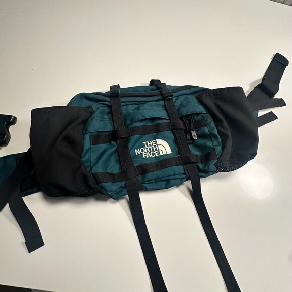 North Face hip pack with shoulder strap - Picture 7 of 7